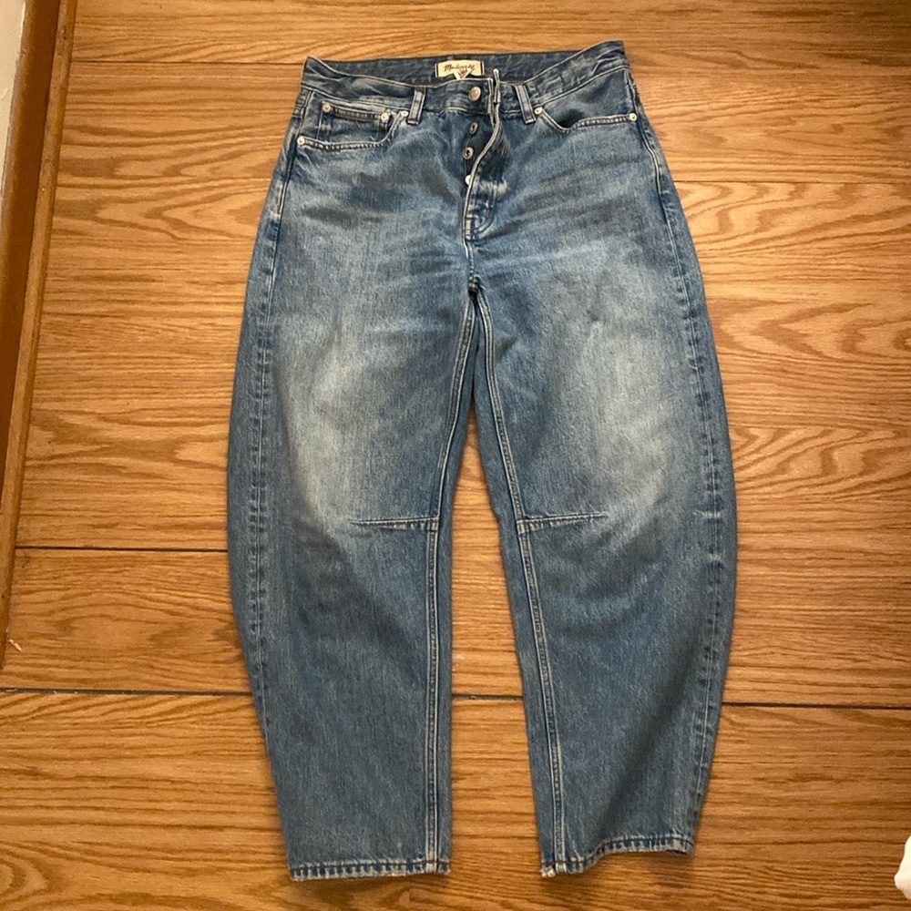 Madewell Darted Barrel Leg Jeans - Dobbins Wash